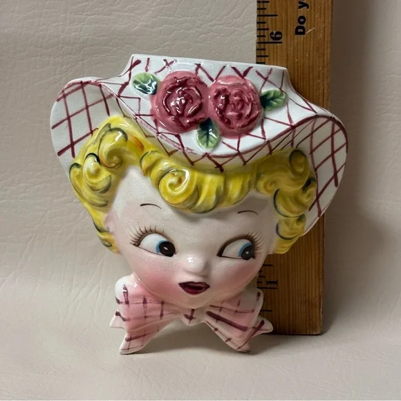 Vintage 1950s LEFTON? Miss Dainty Wall Pocket Doll Bonnet Flowers Mid Century - Picture 5 of 5